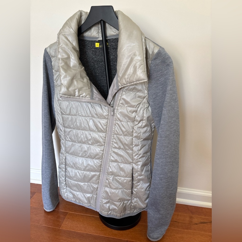 Xersion Women’s Gray Quilted Jacket Small – Mixed‎ Media Puffer Zip Front